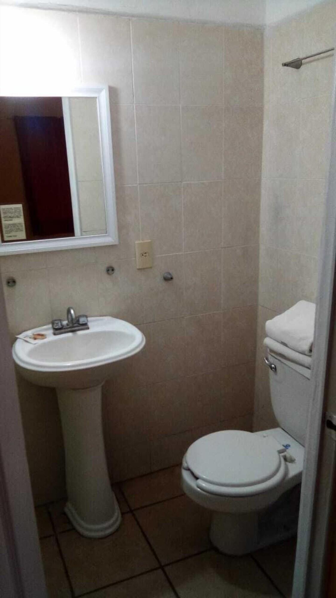 Hotel Castilla Y Leon Guadalajara Eksteriør billede