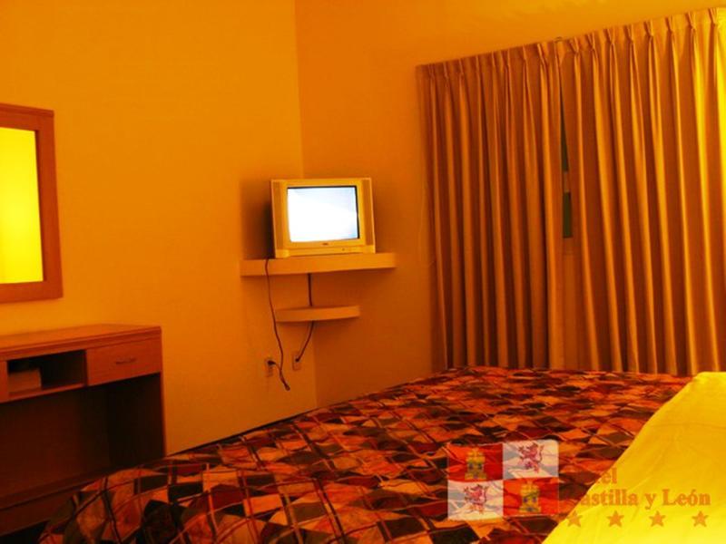 Hotel Castilla Y Leon Guadalajara Eksteriør billede